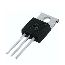 BT137-600E  8A/600V TRIAC TO-220